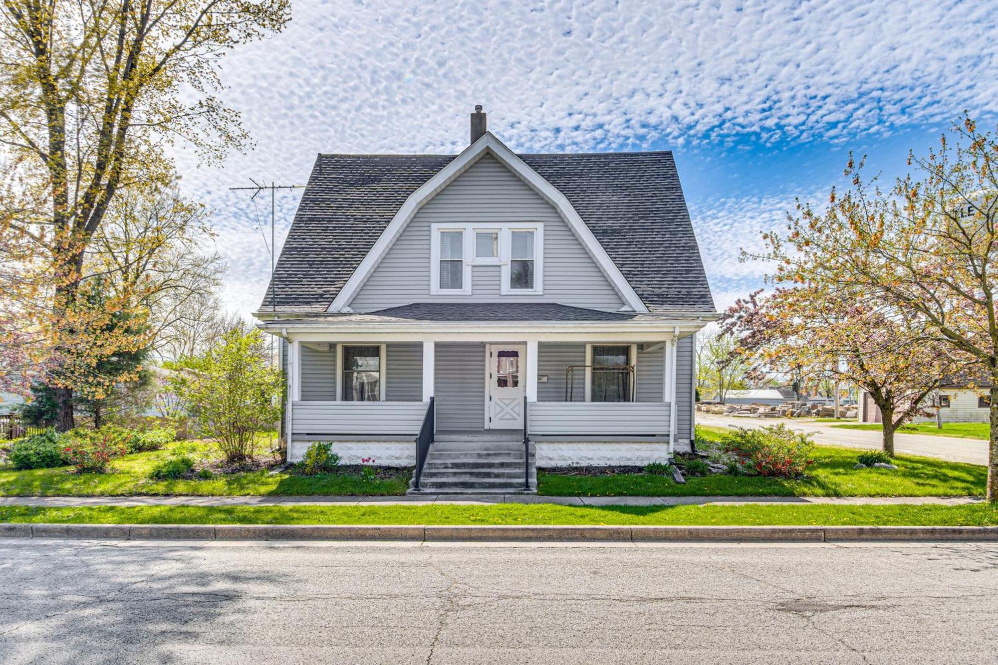 The Junction Victorian Home In Quaint Fortville! Экстерьер фото